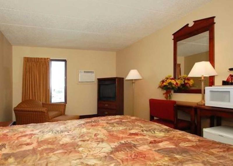Rodeway Inn Norfolk Exterior photo